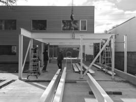 View of the custom steel superstructure, fabricated and installed by Interloop—Architecture